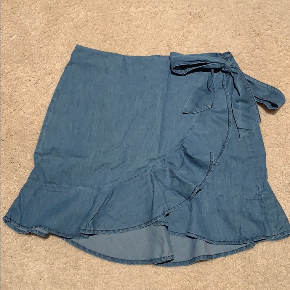 Blue skirt with bow tie